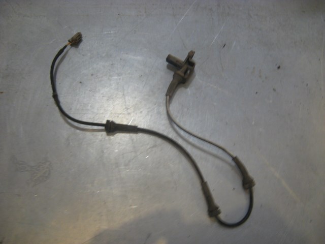 06 Infiniti G35 Front RH ABS Sensor  R20277