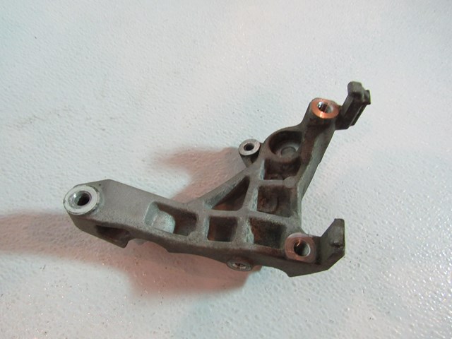 2005 2006 Infiniti G35 Sedan AC Compressor Bracket R20350