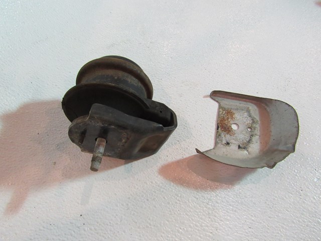 06 Infiniti G35 Sedan LH Engine Mount  R20363