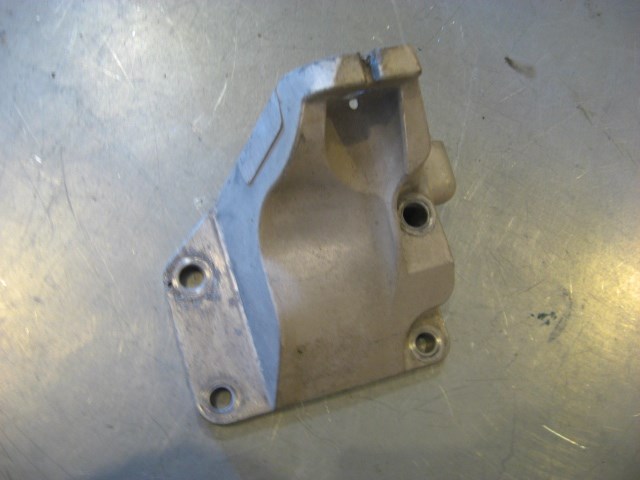 06 Infiniti G35 LH Driver Engine Mount Bracket  R20364