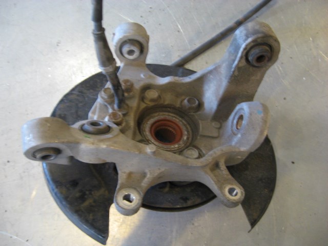 06 Infiniti G35 SDN RWD Rear LH Driver Spindle Hub Assy  R20393