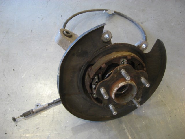 06 Infiniti G35 SDN RWD Rear LH Driver Spindle Hub Assy  R20393