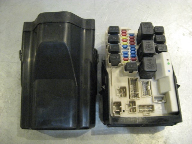 06 Infiniti G35 Sedan Engine Bay Fuse Box 284B7AQ01B R20436