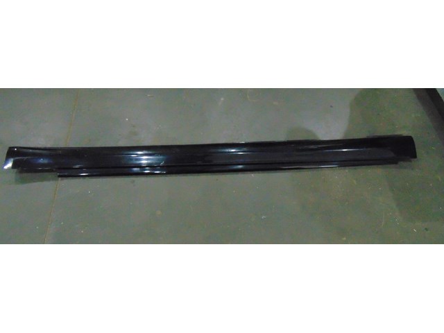 06 Infiniti G35 Sedan Black RH Side Skirt Moulding  R20438