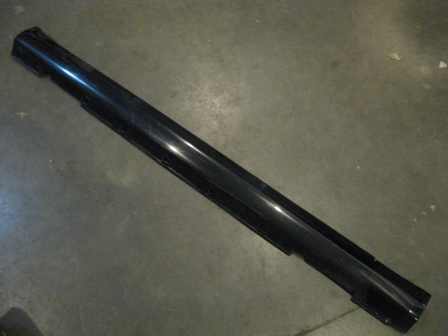 06 Infiniti G35 Sedan Black RH Side Skirt Moulding  R20438