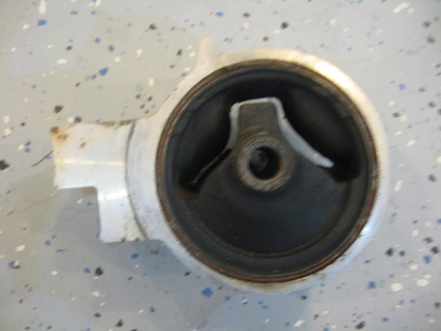 94 Honda DEL SOL D16 LH Engine Mount  R784