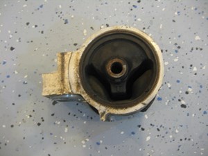 97 Acura INTEGRA RS LH Engine Mount  R791