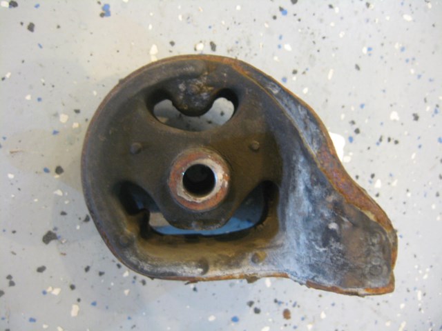 98 Acura INTEGRA Passenger Engine Mount  R805