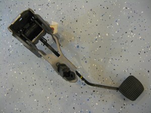 05 Nissan 350Z Brake Pedal Manual Transmission MT Brake R1046