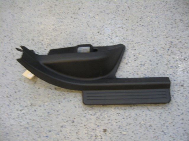 04 Subaru IMPREZA WRX RH Rear Door Sill