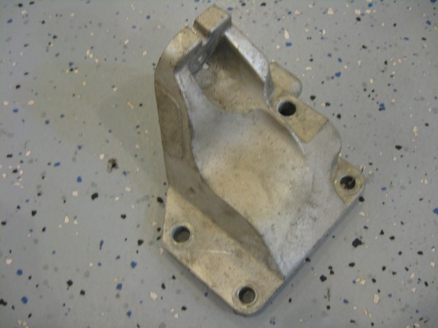 04 Nissan 350Z Driver Engine Mount Bracket