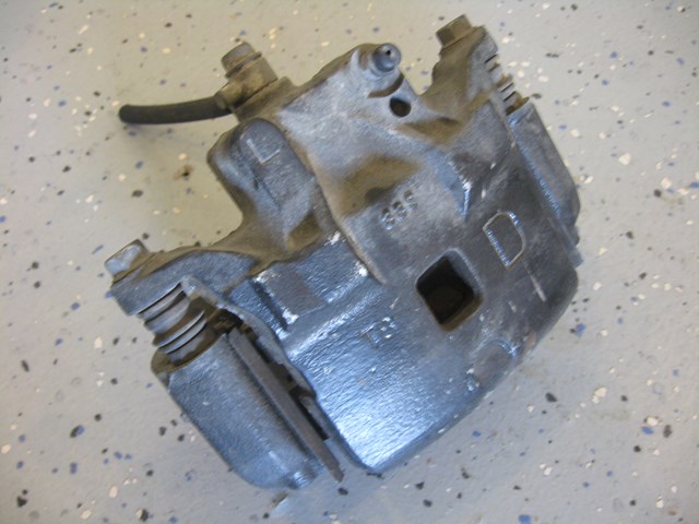 03 Nissan 350Z Front LH Brake Caliper 41011-AM801 R2516