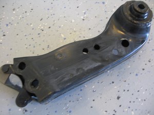 03 Nissan 350Z Rear RH Crossmember Stay OEM  R2519