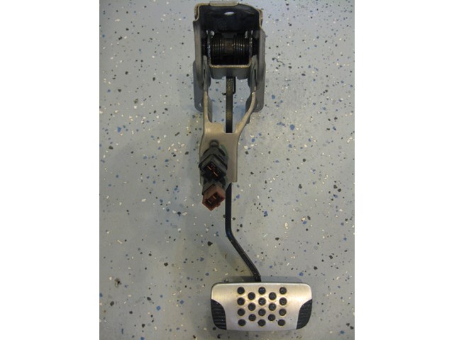 03 Nissan 350Z AT Brake Pedal  R2543