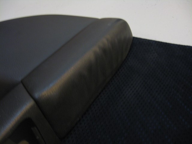 02 Subaru IMPREZA Driver Door Panel OEM Black  R2628