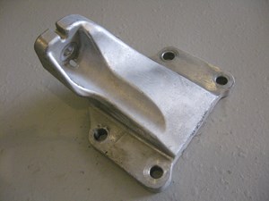 06 Nissan 350Z RH Motor Engine Mount Bracket 11232 AF400 R3196