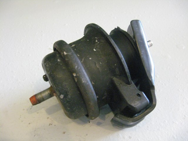06 Nissan 350Z Front Motor Engine Mount 11220 CD002 R3197