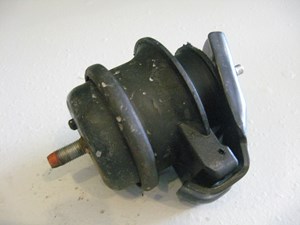 06 Nissan 350Z Front Motor Engine Mount 11220 CD002 R3197