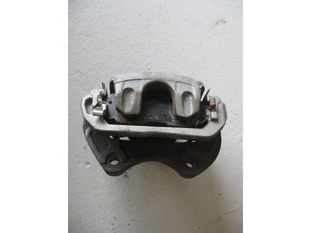 04 Nissan 350Z RH Front Break Caliper OEM  R3646