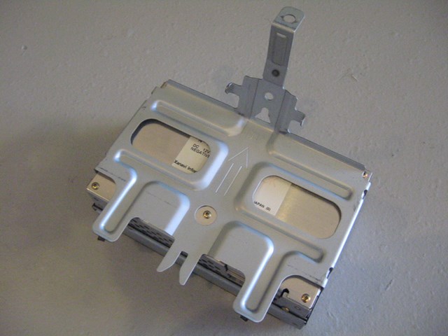 03 Nissan 350Z DVD Navigation Screen DP7W-3300Z 