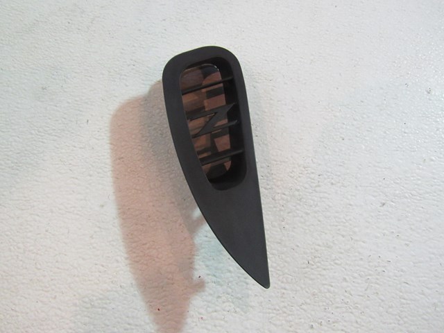 03-06 Nissan 350Z LH Driver Dash Vent Z Drop OEM   R3741