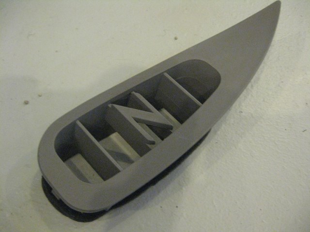 04 Nissan 350Z Driver Side Dash Vent Frost R3756