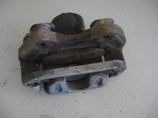 03 Nissan 350Z Driver Front Caliper  R3906