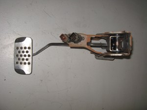 03 Nissan 350Z AT Brake Pedal w/ Sensors OEM R3981