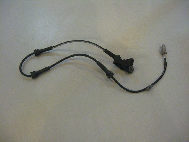 06 Nissan 350Z Front Right ABS Sensor  R4281