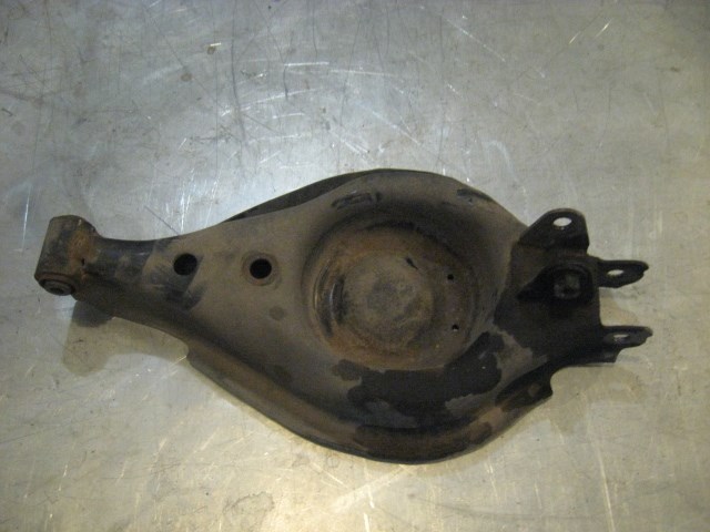 07  EQUINOX Rear LH Spring Support Arm  R16992