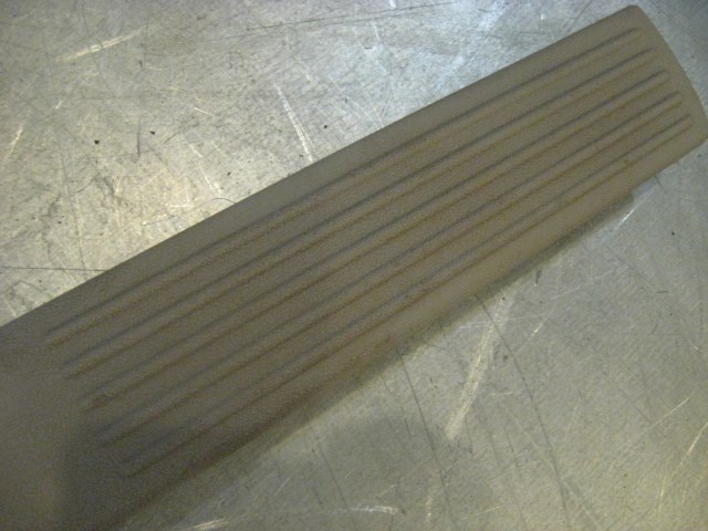 07  EQUINOX Rear RH Door Sill Plate 15227953 R17011