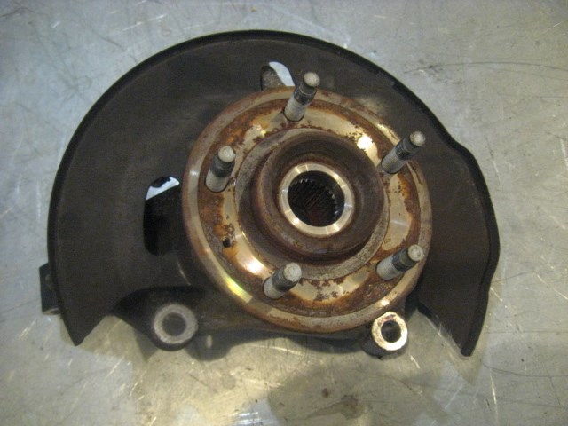07  Chevy EQUINOX Front LH Driver Spindle Hub  R17026