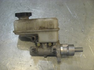 07  EQUINOX Brake Master Cylinder  R17030