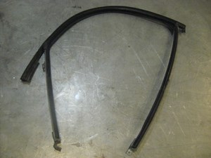 07  EQUINOX Rear RH Upper Window Seal / Rails  R17060
