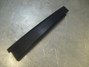 07  EQUINOX RH Passenger Exterior B Pillar Trim 15847606 R17061