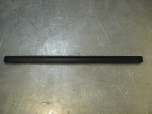 07  EQUINOX Rear RH Interior Window Sill Plate  R17062