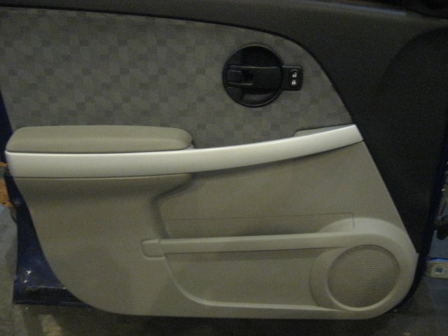 07  EQUINOX Front LH Driver Door Assembly  R17083