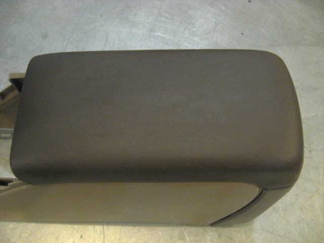 01 Subaru LEGACY Two Tone Center Console Assy  R17106