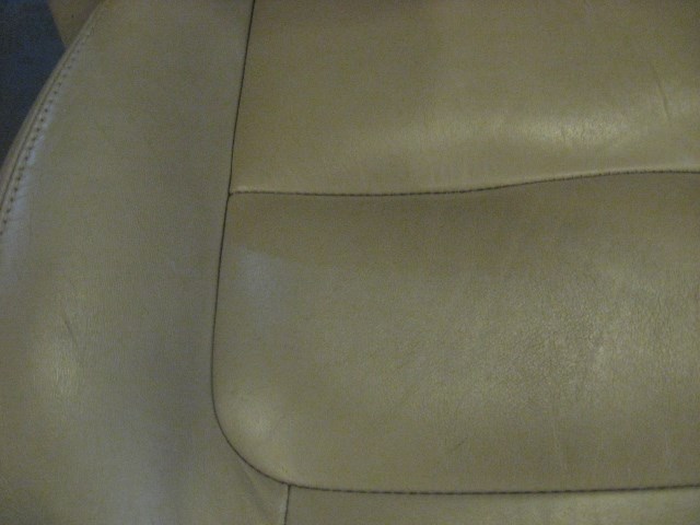 01 Subaru LEGACY Front RH Leather Seat Assembly  R17127