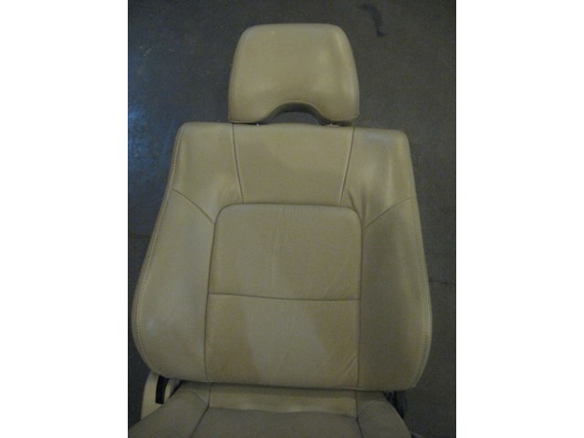01 Subaru LEGACY Front RH Leather Seat Assembly  R17127
