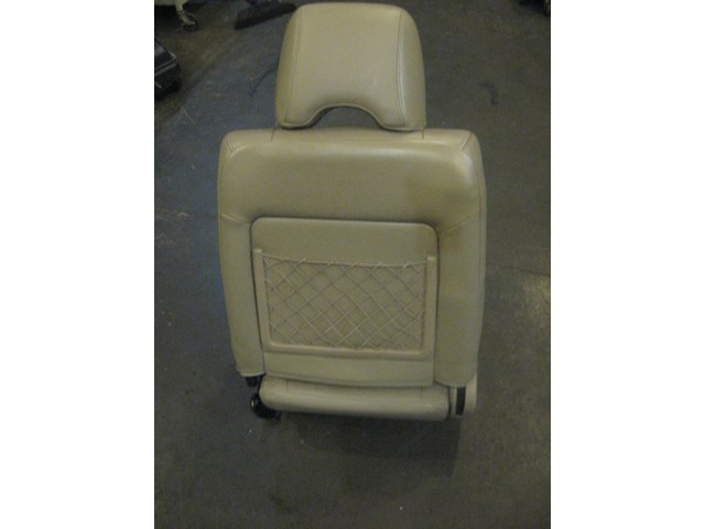 01 Subaru LEGACY Front RH Leather Seat Assembly  R17127