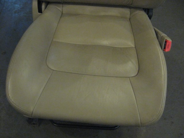 01 Subaru LEGACY Front RH Leather Seat Assembly  R17127