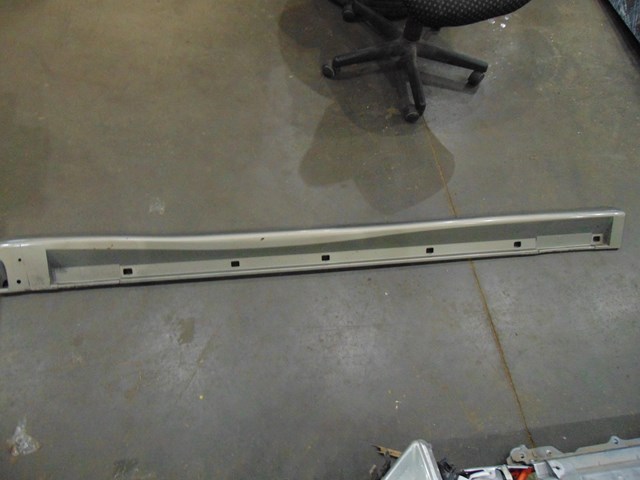 01 Subaru LEGACY Outback LH Driver Side Skirt  R17135