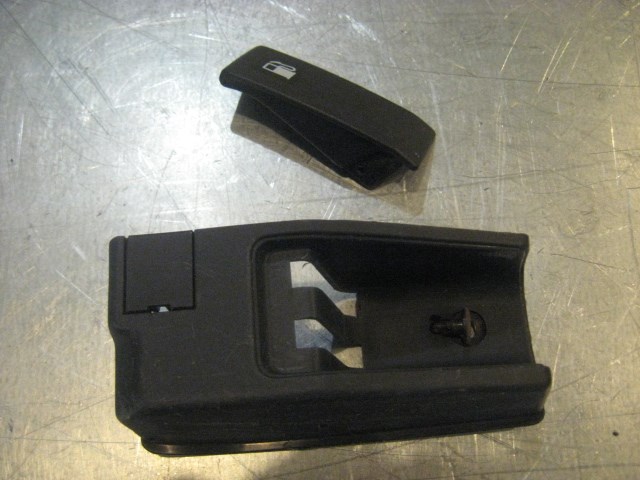 01 Subaru LEGACY Fuel Door Release Lever  R17184