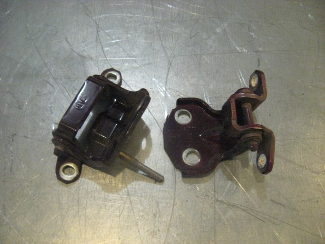 01 Subaru LEGACY Rear LH Driver Door Hinges  R17191