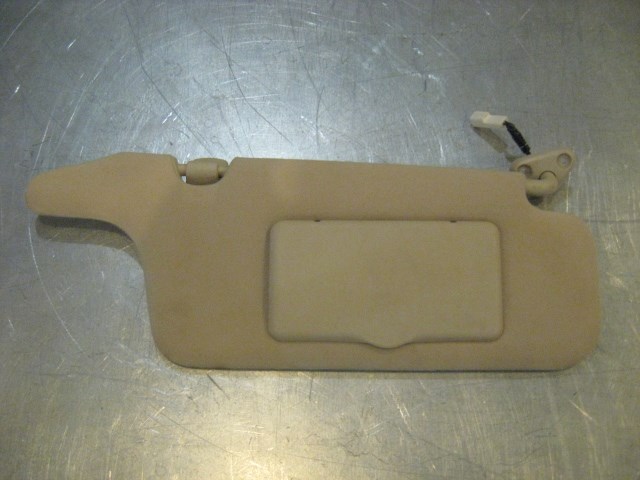 01 Subaru LEGACY Outback RH Interior Sun Visor  R17195