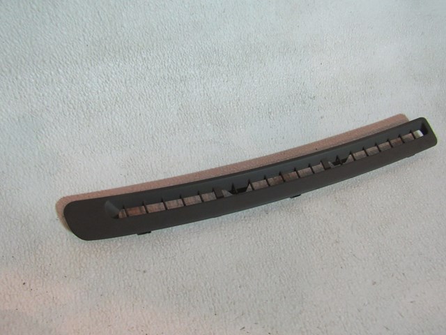 01 Subaru LEGACY Upper RH Dash Vent  R17197