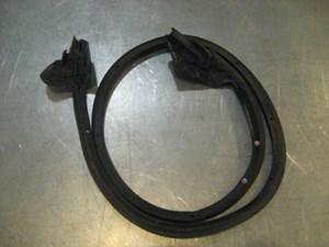 01 Subaru LEGACY Rear LH Door Seal On Door  R17216