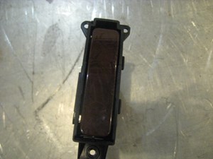 01 Subaru LEGACY Center Dash Cupholder  R17249