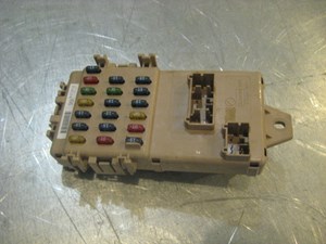 01 Subaru LEGACY Interior Fuse Box  R17252